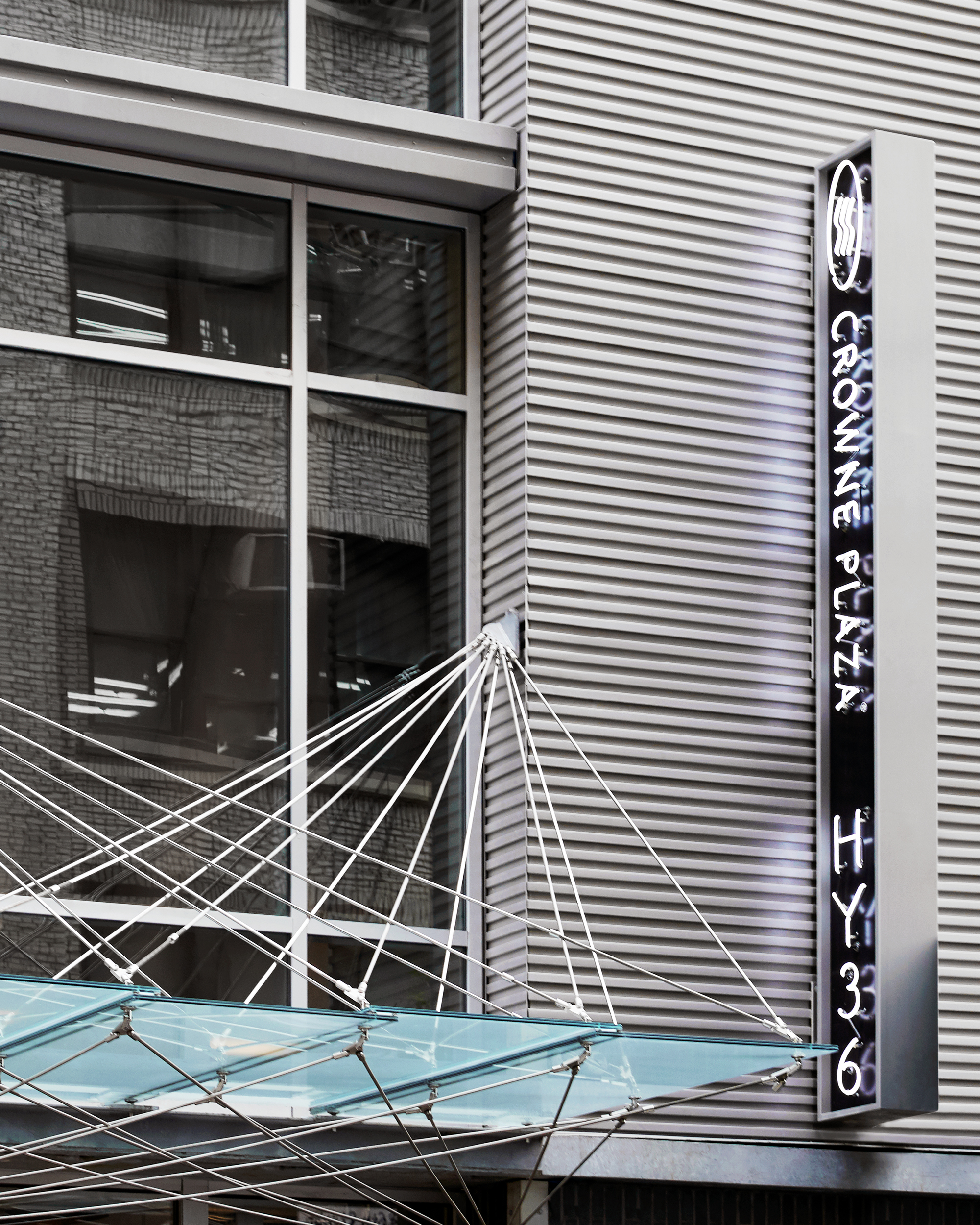 Stonehill Taylor HY36 Crowne Plaza 02 Stonehill Taylor HY36 Crowne Plaza 02