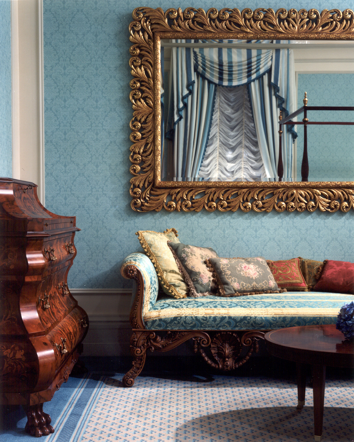 Plaza suite chaise detail